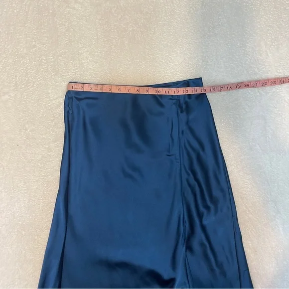 a new day jewel sapphire blue satin midi skirt women's medium - Picture 7 of 12
